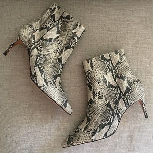 Schutz Bette Leather Snakeskin Embossed Ankle Boot Size 11